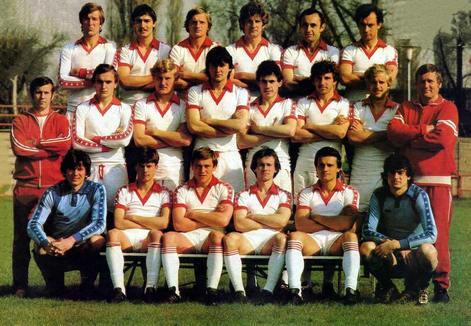 osztalynaplo_gujdar_sandor_bp_honved_1979_80_bajnokcsapat.jpg