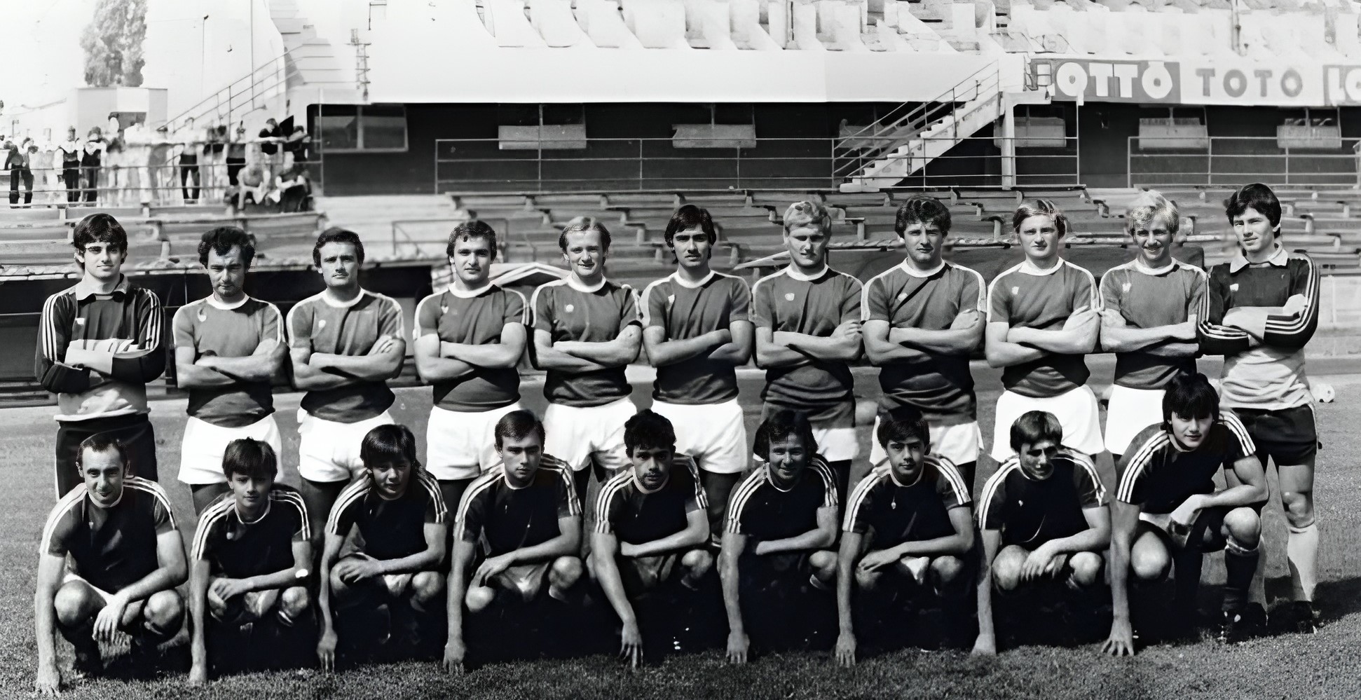 osztalynaplo_gujdar_sandor_bp_honved_1981_82.jpg