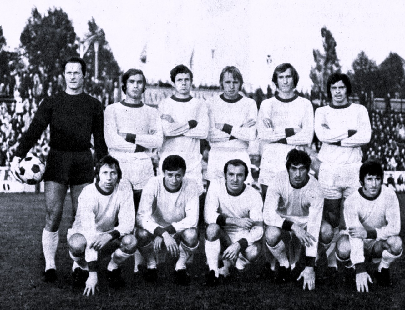 osztalynaplo_harsanyi_laszlo_ujpesti_dozsa_1972_osz_csapatkep_megyeri_ut.jpg