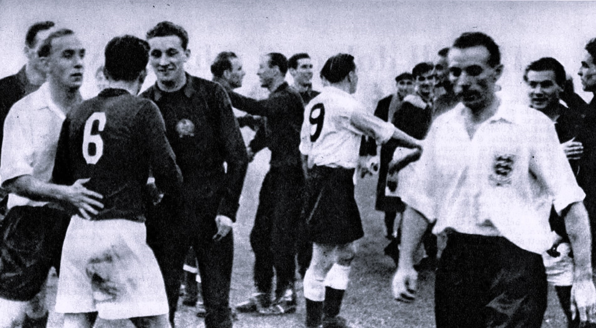 osztalynaplo_kovacs_imre_valogatott_1953_wembley_unneples.jpg