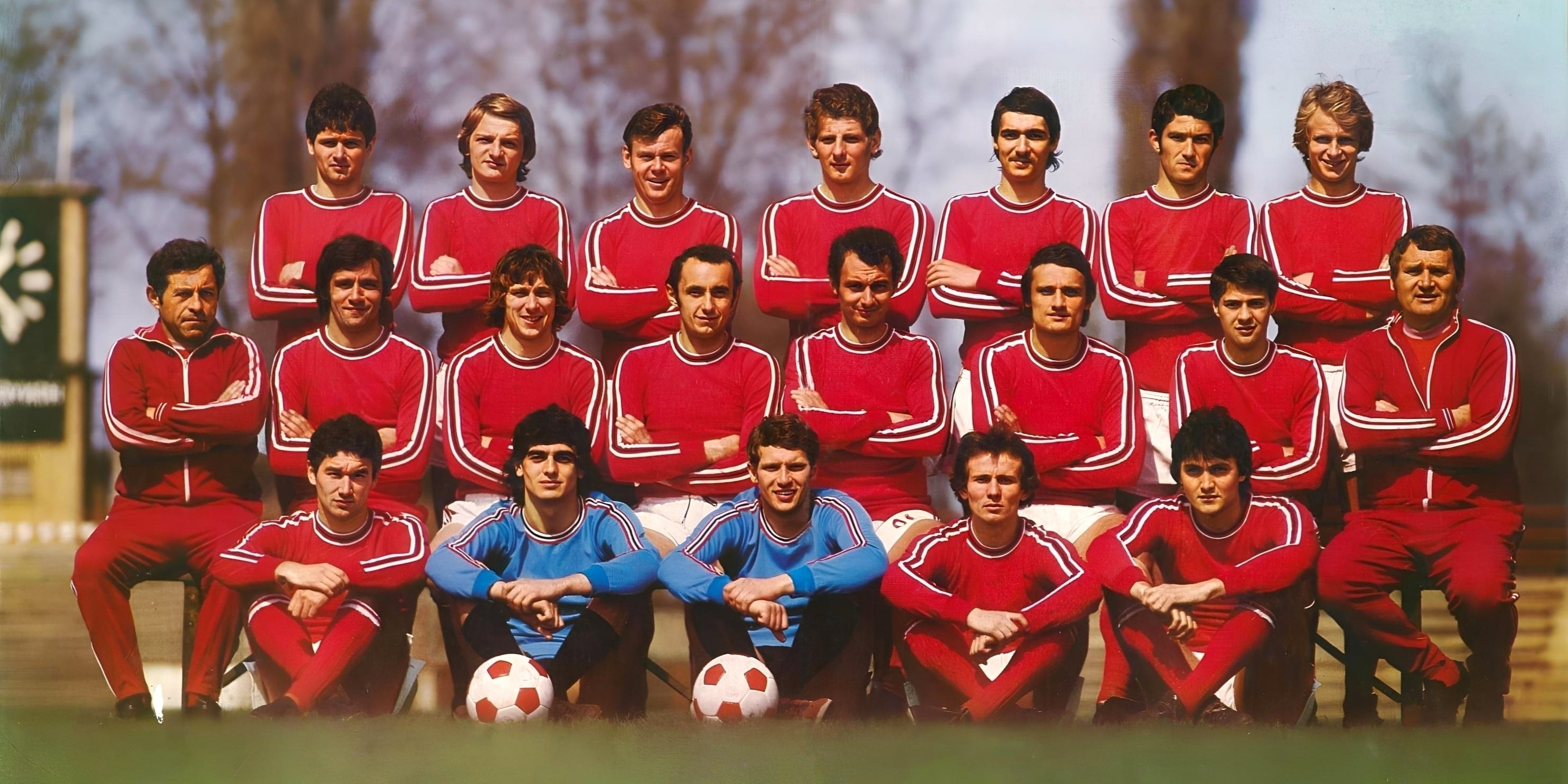 osztalynaplo_pinter_sandor_bp_honved_1976_77.jpg