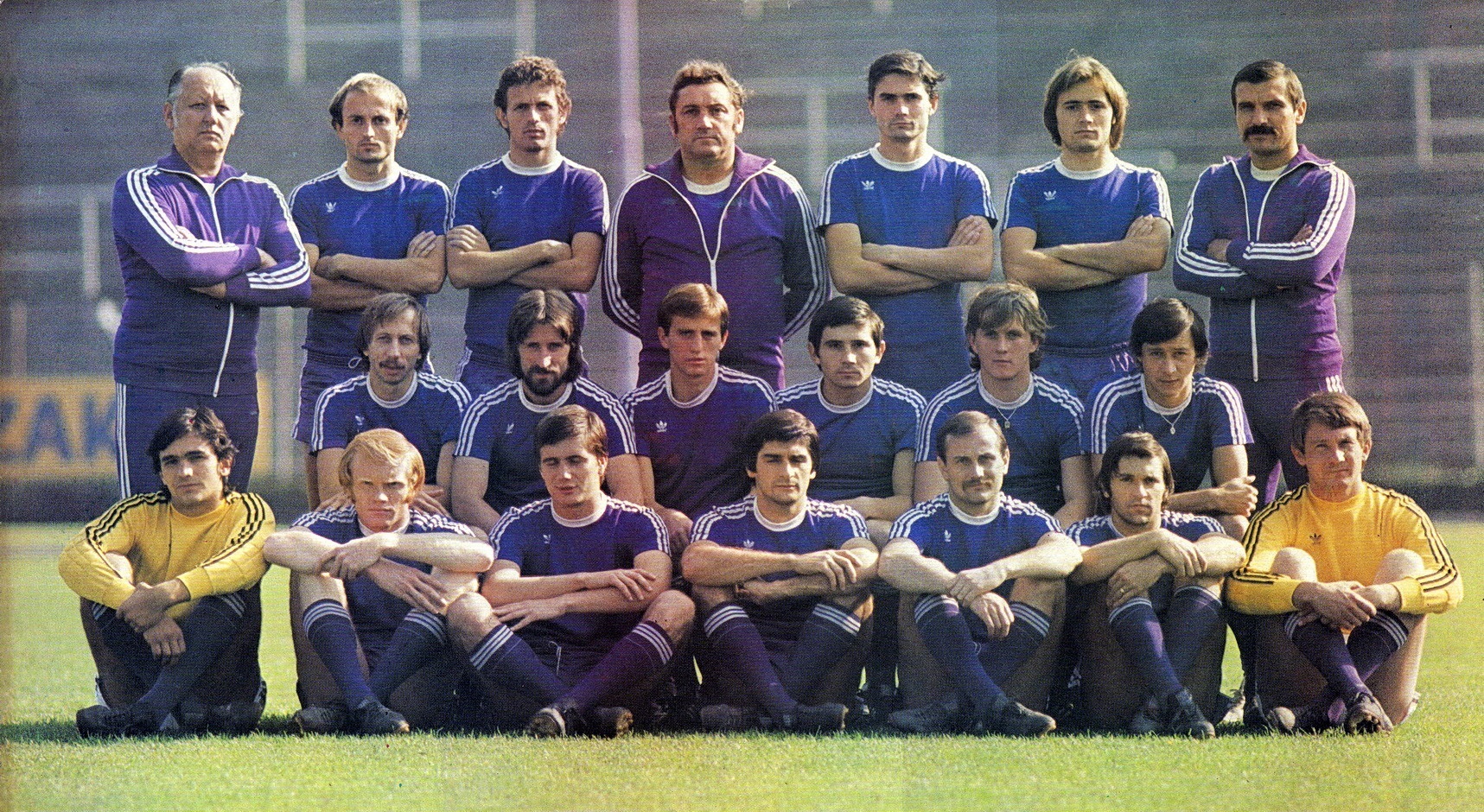 osztalynaplo_rothermel_adam_ujpesti_dozsa_1977_osz_csapatkep.jpg