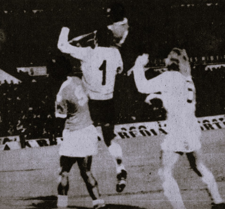 osztalynaplo_szentmihaly_antal_ujpesti_dozsa_1973_osz_bek_benfica_lisszabon.jpg