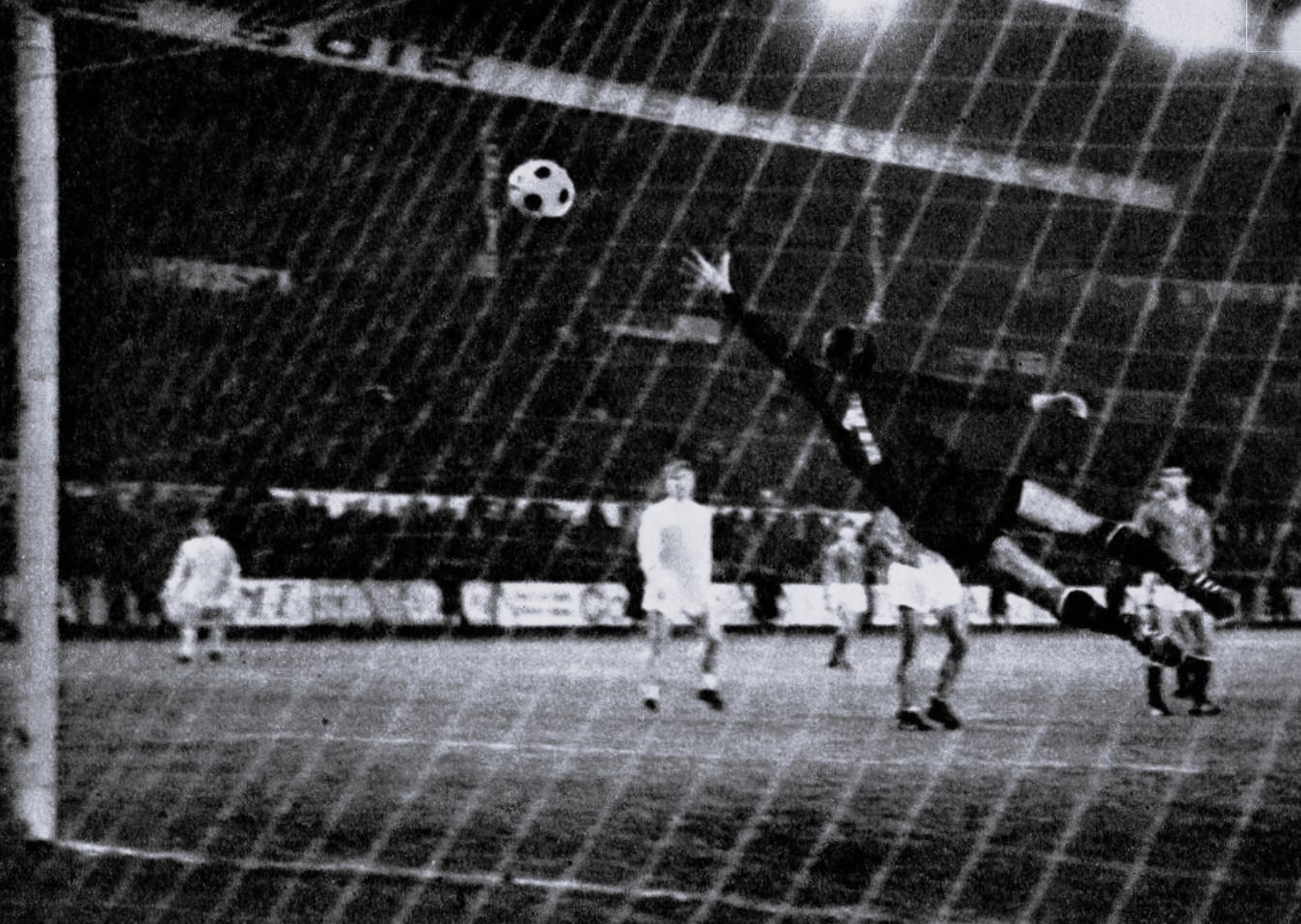 osztalynaplo_szentmihalyi_antal_valogatott_1969_csehszlovakia_marseille_gol.jpg