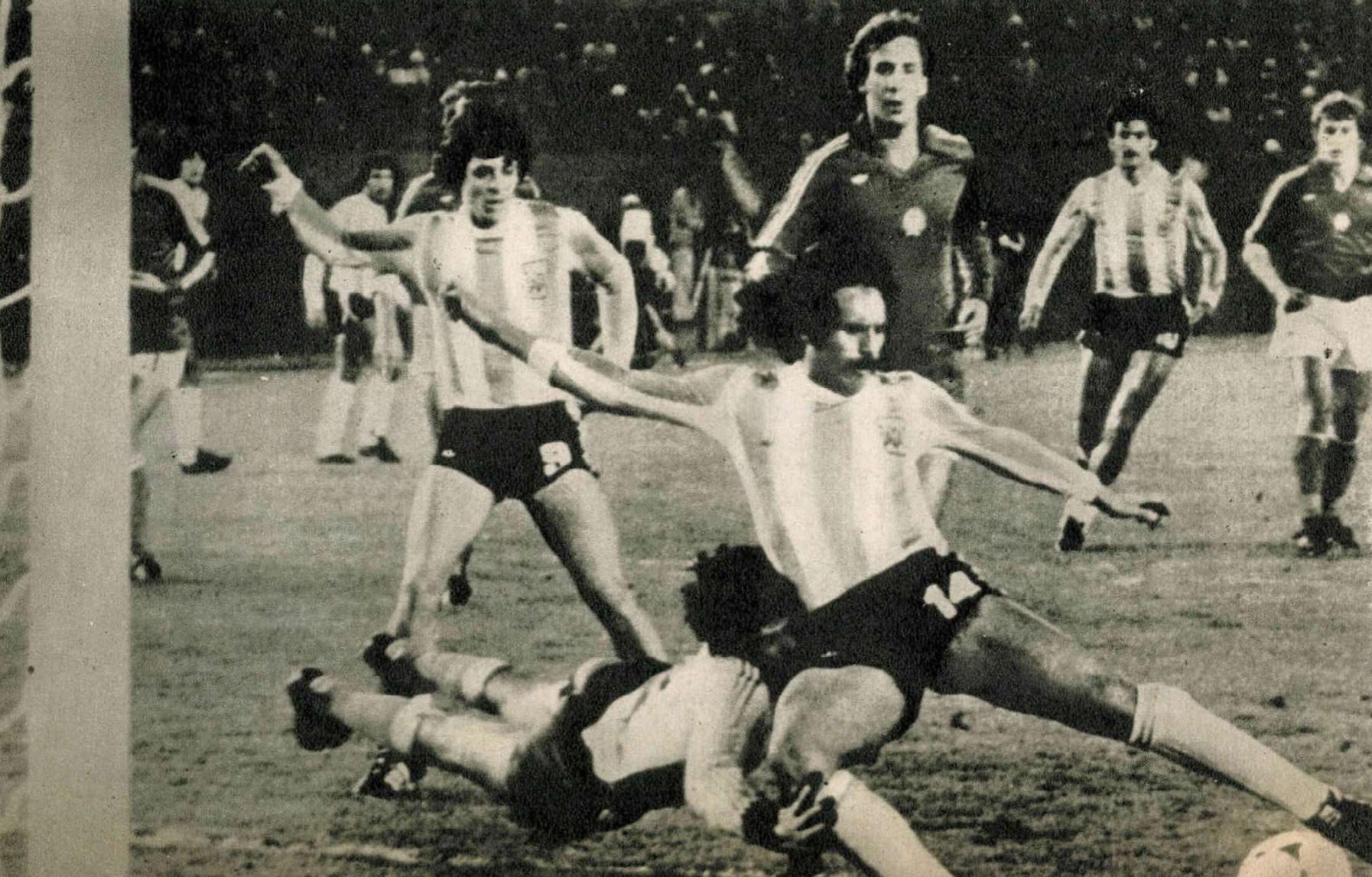 osztalynaplo_torok_peter_valogatott_1978_argentina_gol.jpg