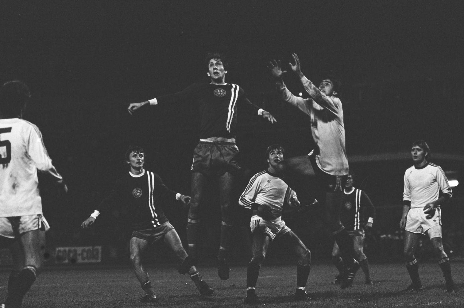 osztalynaplo_toth_zoltan_ujpesti_dozsa_1977_osz_nyilasi_tibor_ellen.jpg
