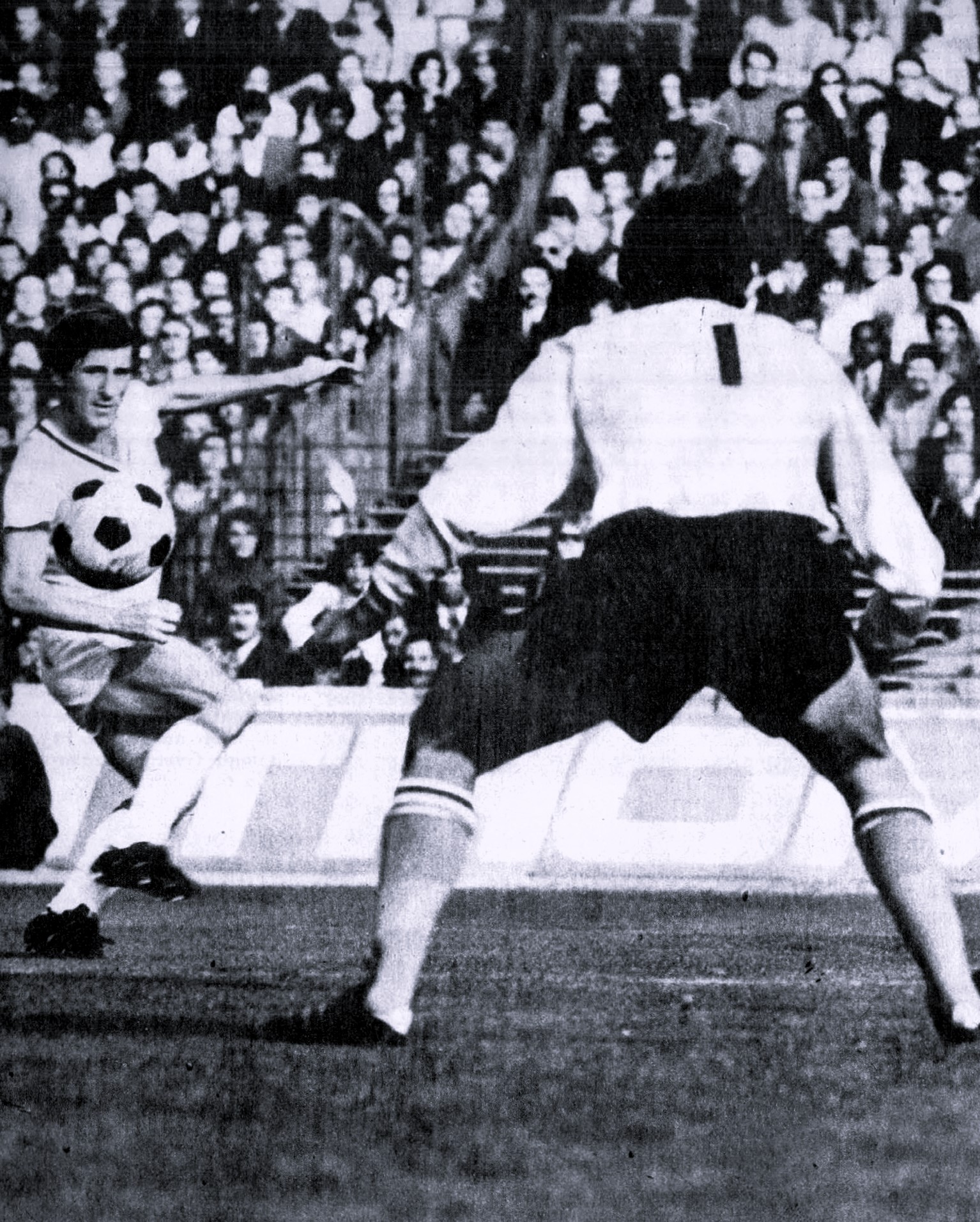 osztalynaplo_zambo_sandor_valogatott_1971_franciaorszag_parizs_zsonglor.jpg