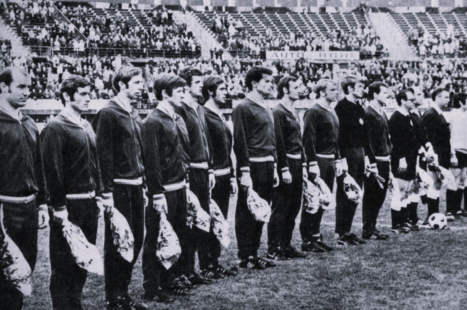 osztalynaplo_rothermel_adam_valogatott_1971_ausztria.jpg