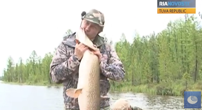 vladimir-putin-fish-kiss-july-2013.jpg