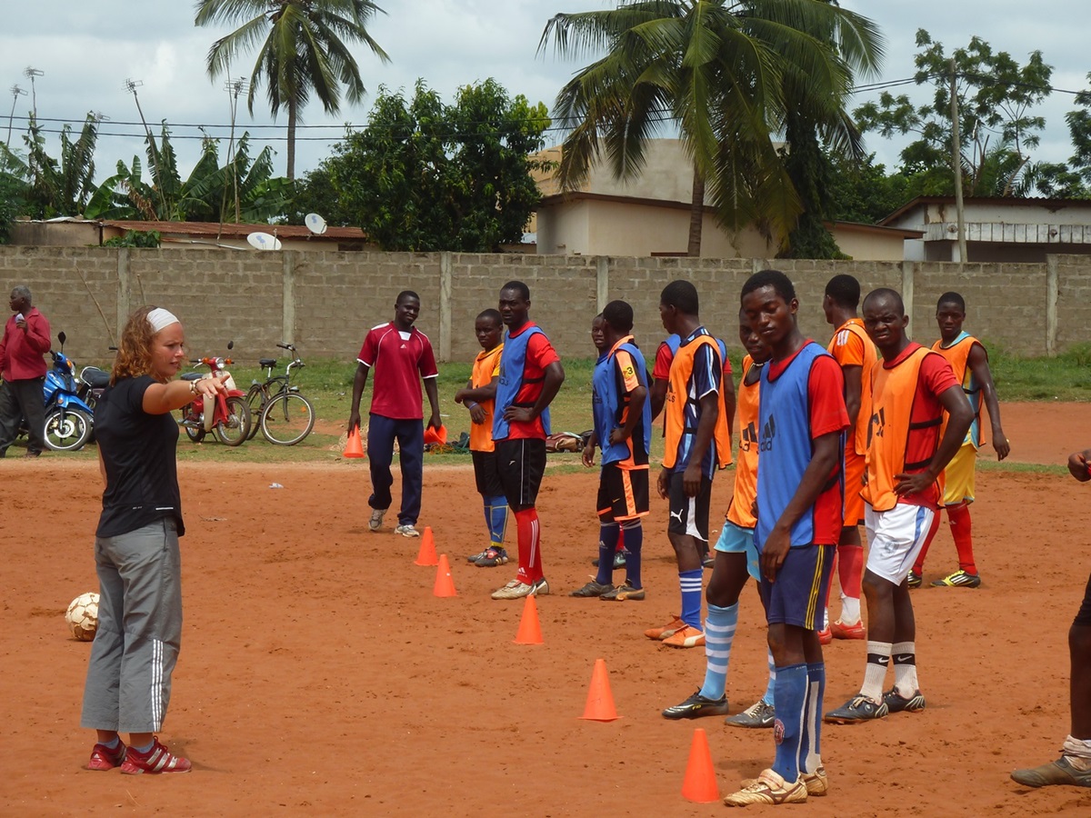 volunteer-football-coaching-togo.1200.jpg