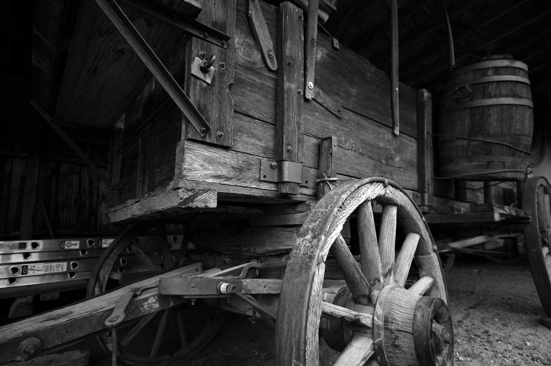 old-wagon-844138_1920.jpg