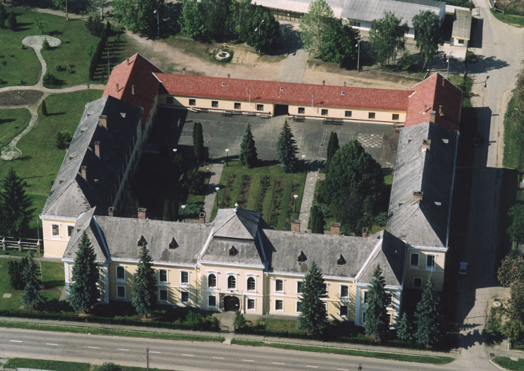 petervasara_palace.jpg