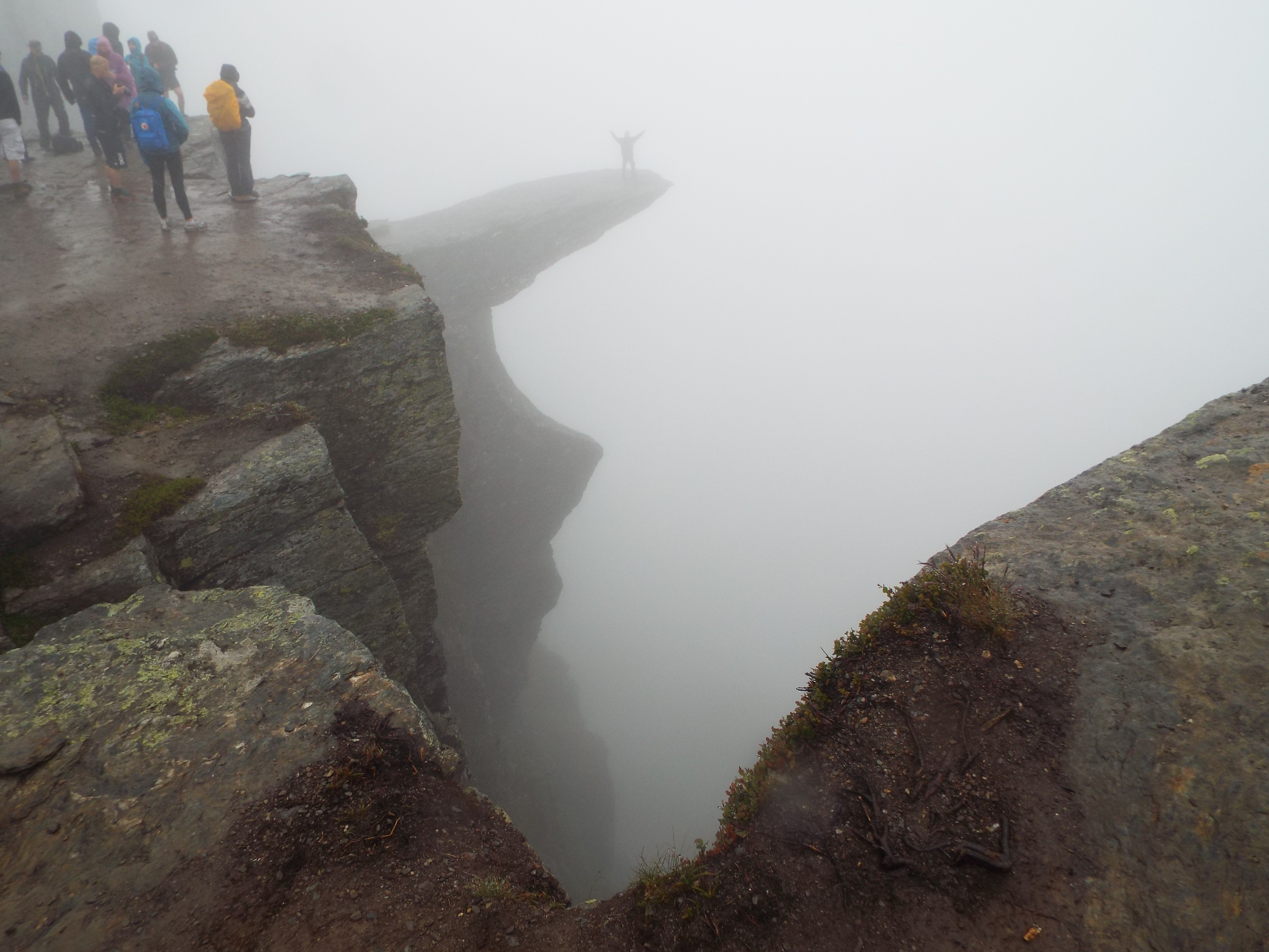 1trolltunga4.JPG