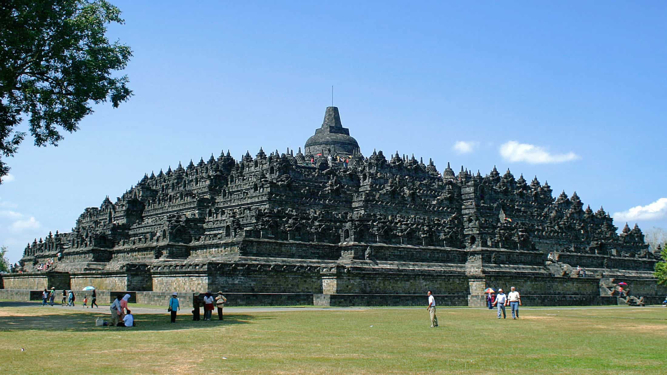 8_borobudur_piramisa.jpg