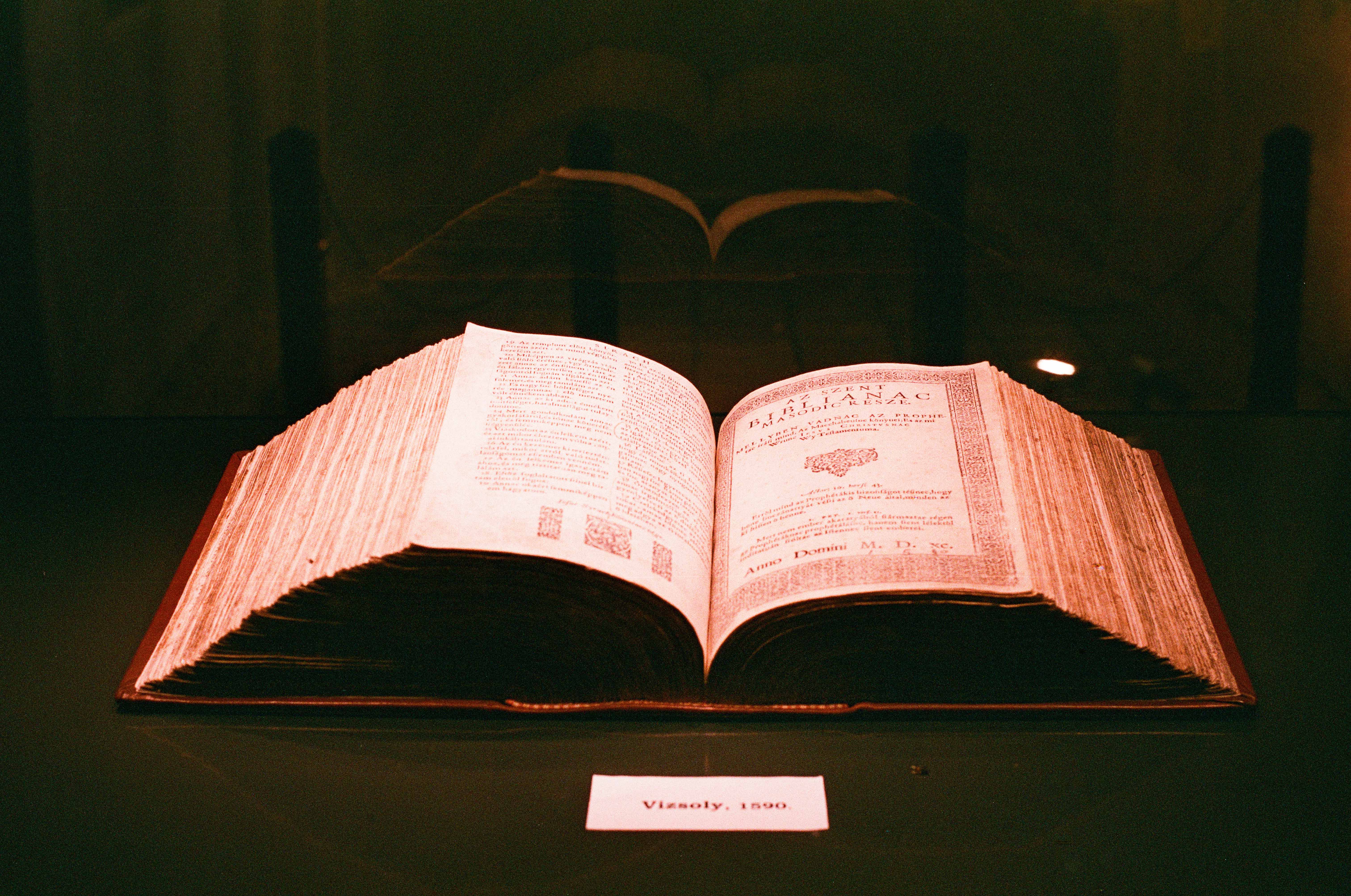 A vizsolyi Biblia.