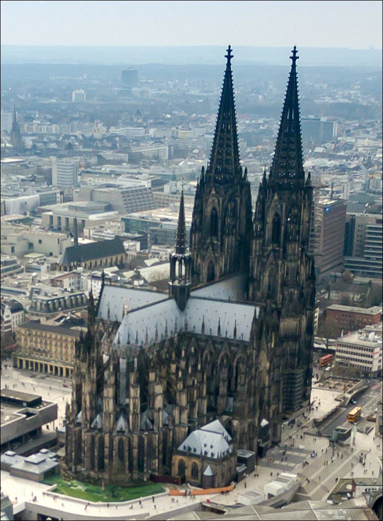 cologne_cathedral_aerial_25326253726-752x1024.jpg