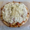Sonkás-tzatzikis  pizza,  a nyár slágere