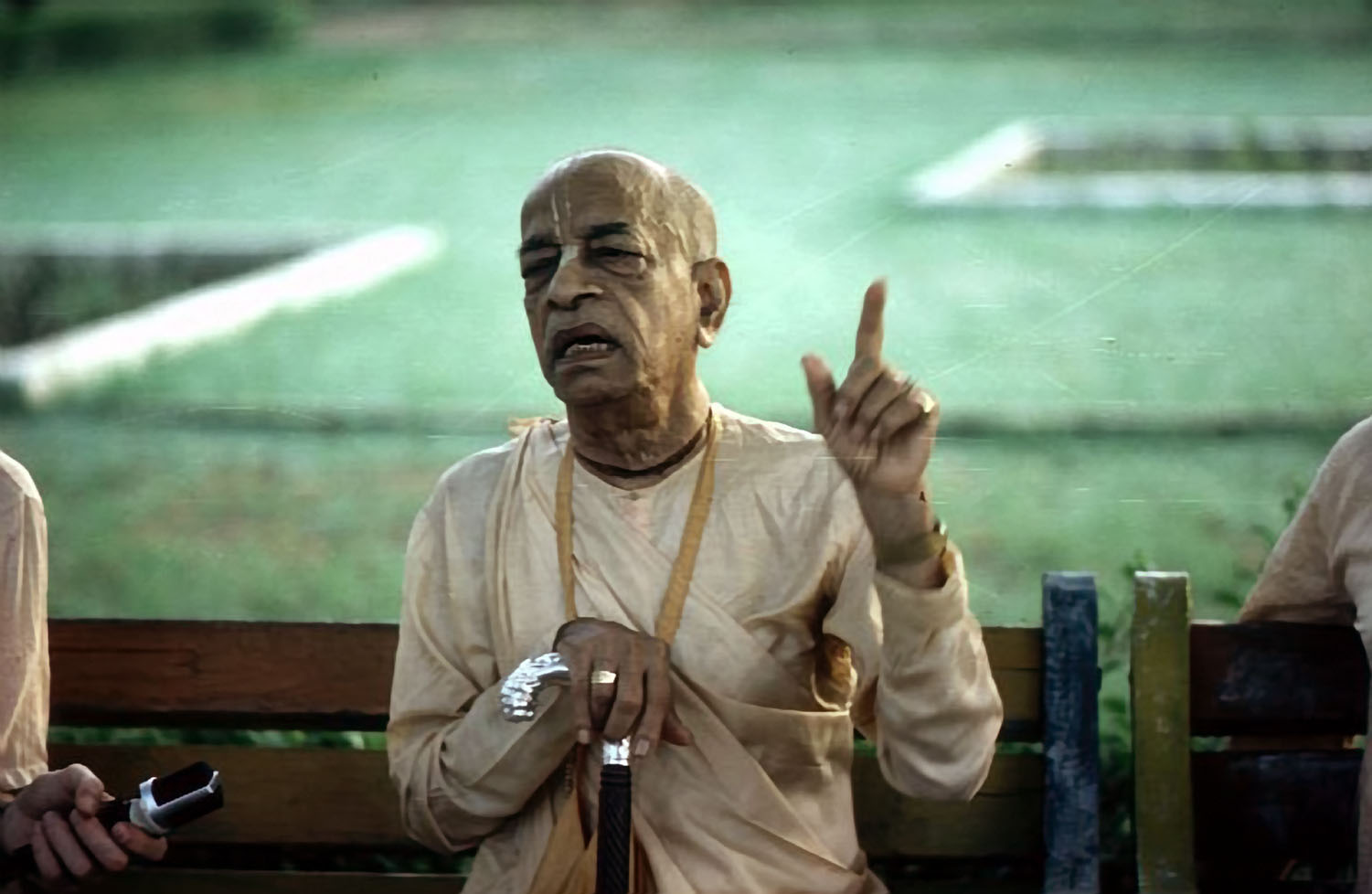 srila-prabhupada-makes-a-point_1.jpg