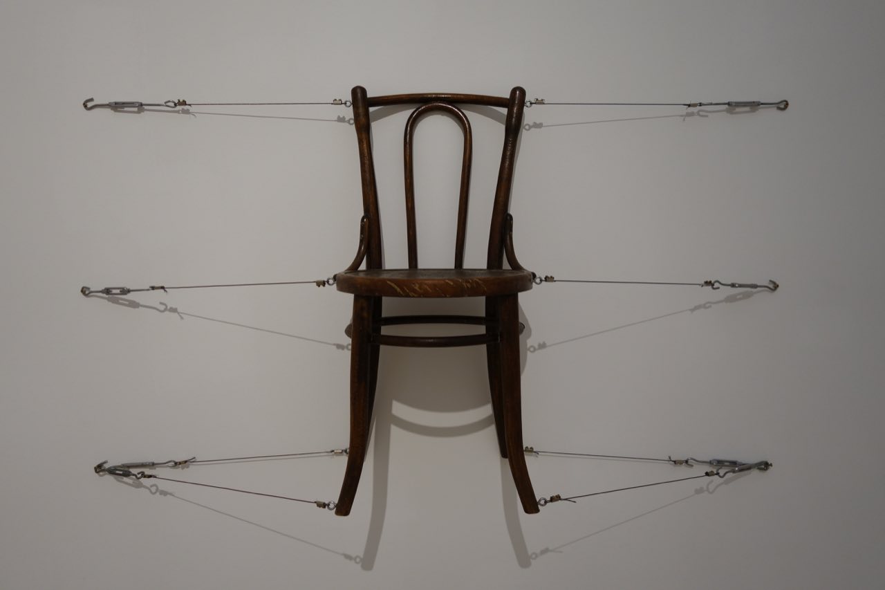 El-Hassan Róza: Feszített szék