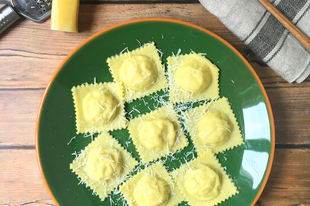 Ricottás-parmezános ravioli