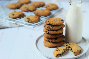 Chocolate chip cookie