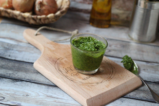 Medvehagyma pesto