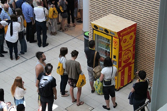Iced-tea-vending-machine.jpg