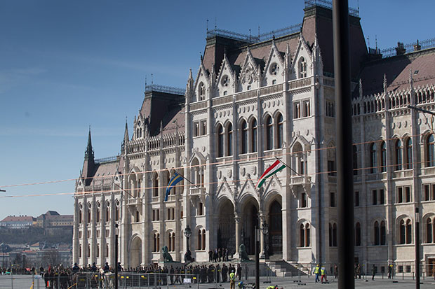 parlament-szekelyzaszlo.jpg