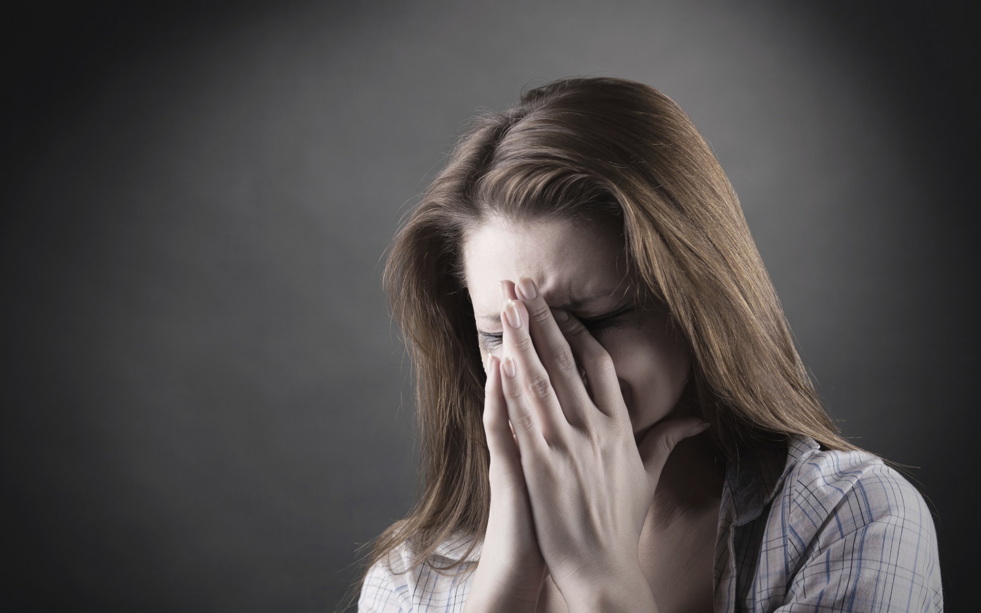 missing-someone-crying-woman-pic.jpg
