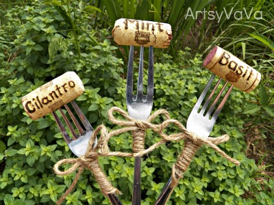 fork-and-cork-plant-markers.jpg