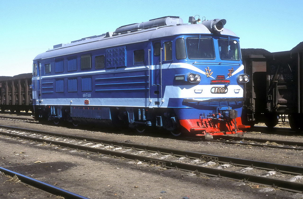 1280px-beijing_diesel_locomotive_1002.jpg