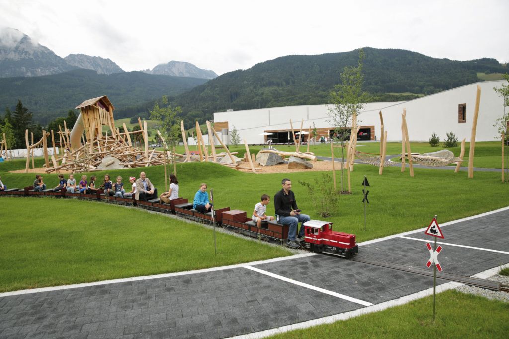 au_enanlage-und-parkeisenbahn-porsche-traumwerk.jpg