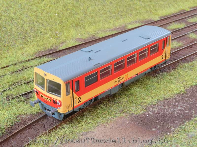 mb-bzmot326.jpg