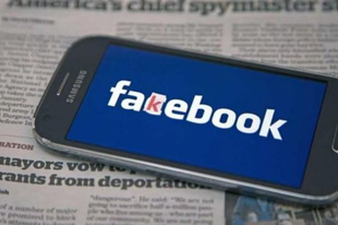 Így üldözi a kamu híreket a Facebook és a Google