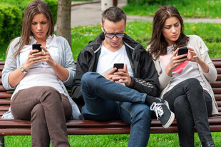 Minden második embernek mobilnetes okostelefonja van, Győr-Moson-Sopronban kimagasló, 66% az arány