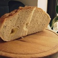 Sajtos kenyér a javából