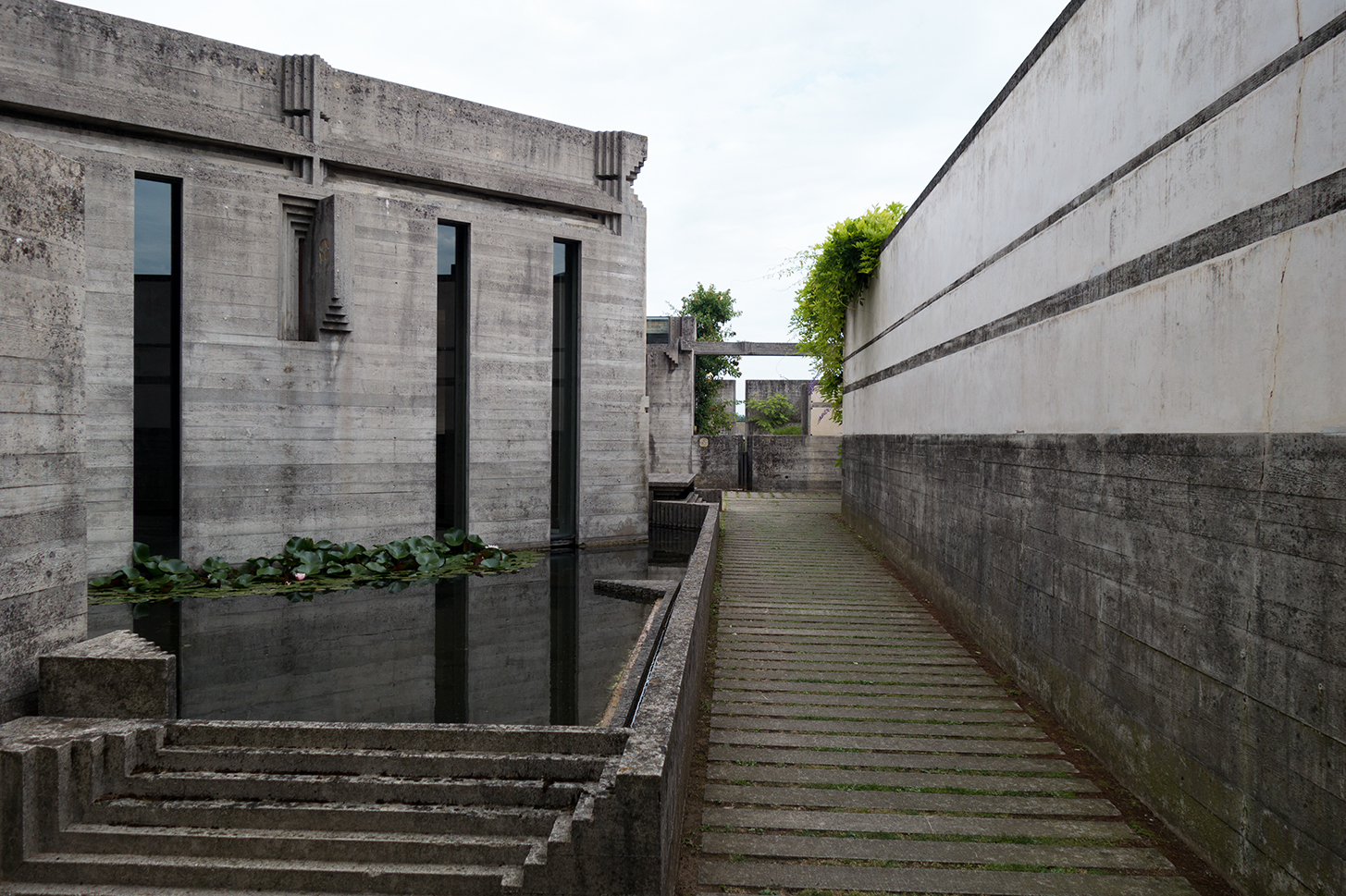 venice20140616brion-tomb0008-edit.jpg