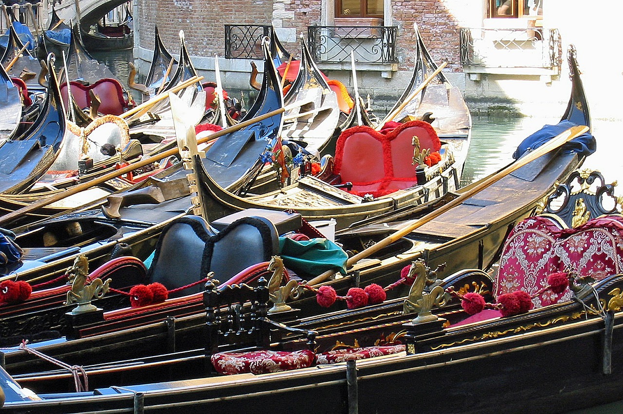 gondolas-457751_1280.jpg