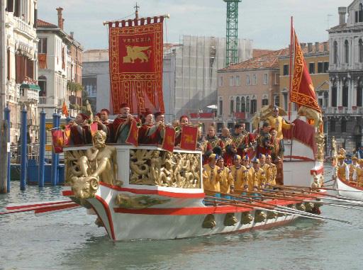 velencei-regatta-karneval.jpg