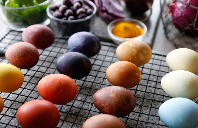 natural-easter-egg-dye-recipes-06.jpg