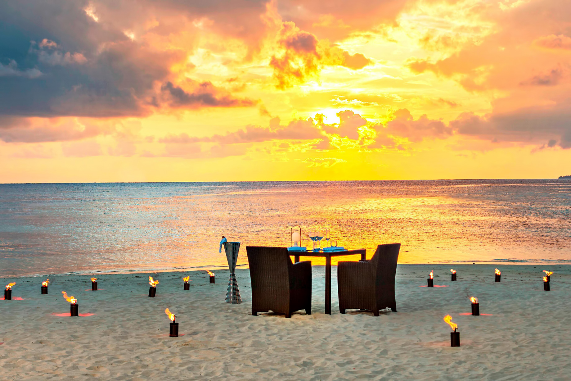 099-w-maldives-luxury-resort-fesdu-island-maldives-beach-sunset-candlelight-dinner.jpg