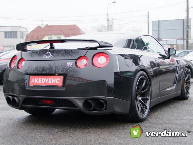 ELADÓ: NISSAN GT-R 3.8 V6 BLACK EDITION (AUTOMATA) 600 LE. KIFOGÁSTALAN