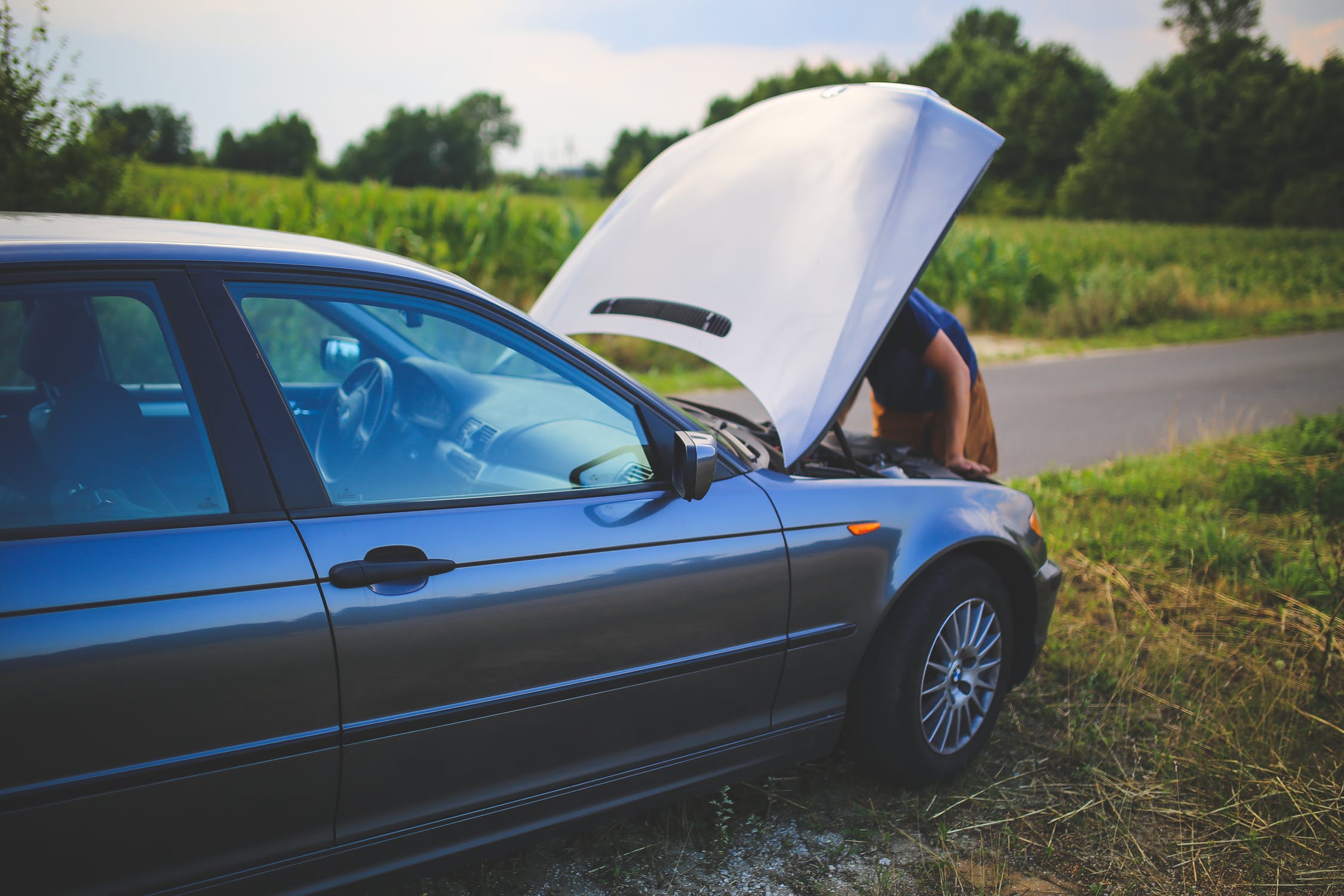 road-man-broken-car-6078.jpg