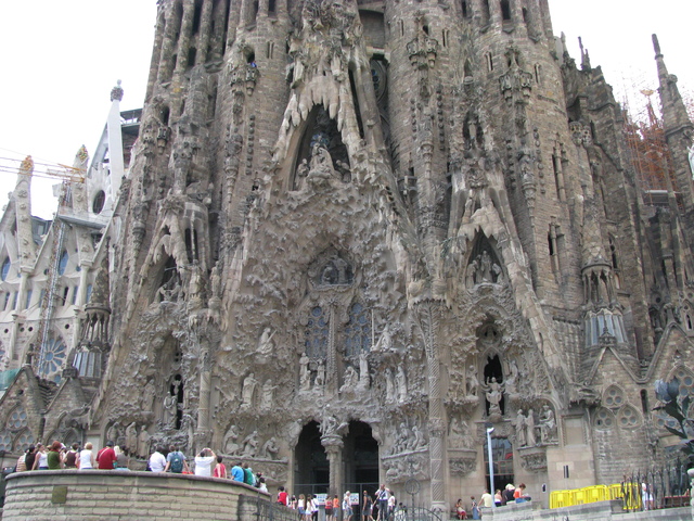200 hely, amit látnod kell: Gaudí, Barcelona, Spanyolország