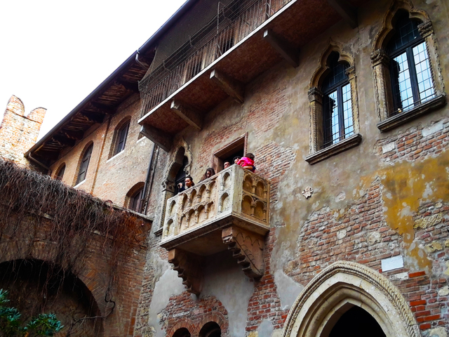 200 hely, amit látnod kell: Júlia erkélye, Verona, Olaszország
