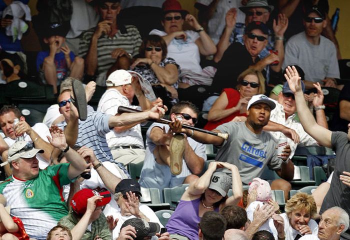 the_crazy_world_of_sports_36.jpg