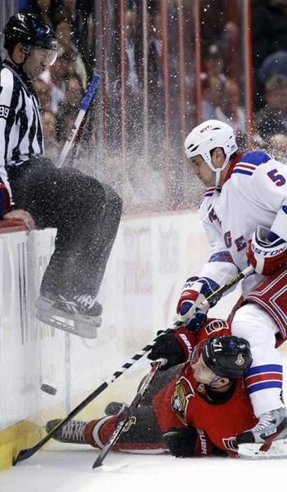 the_crazy_world_of_sports_79.jpg