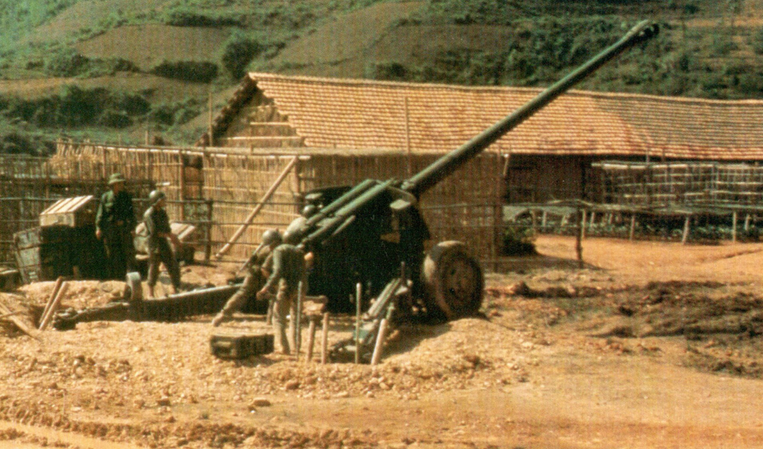 nva_artillery_dmz.jpg