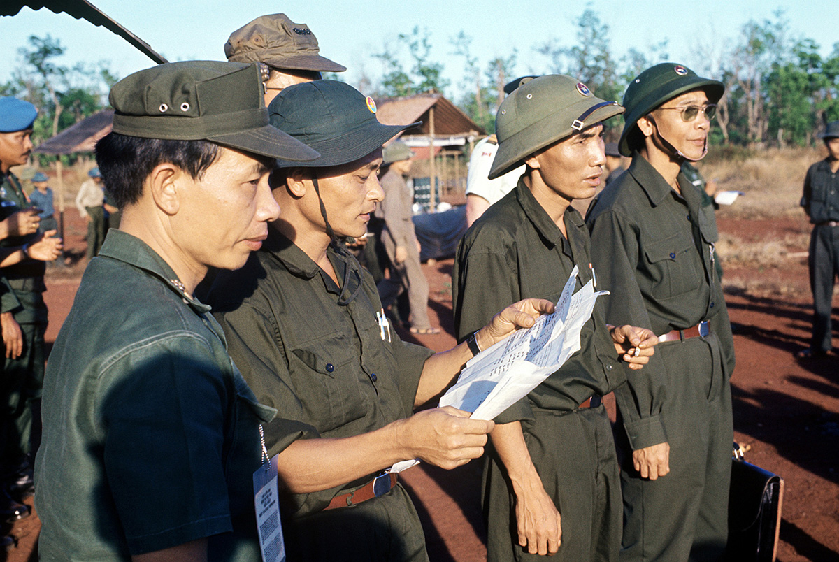 Dél- és észak-vietnámi tisztek