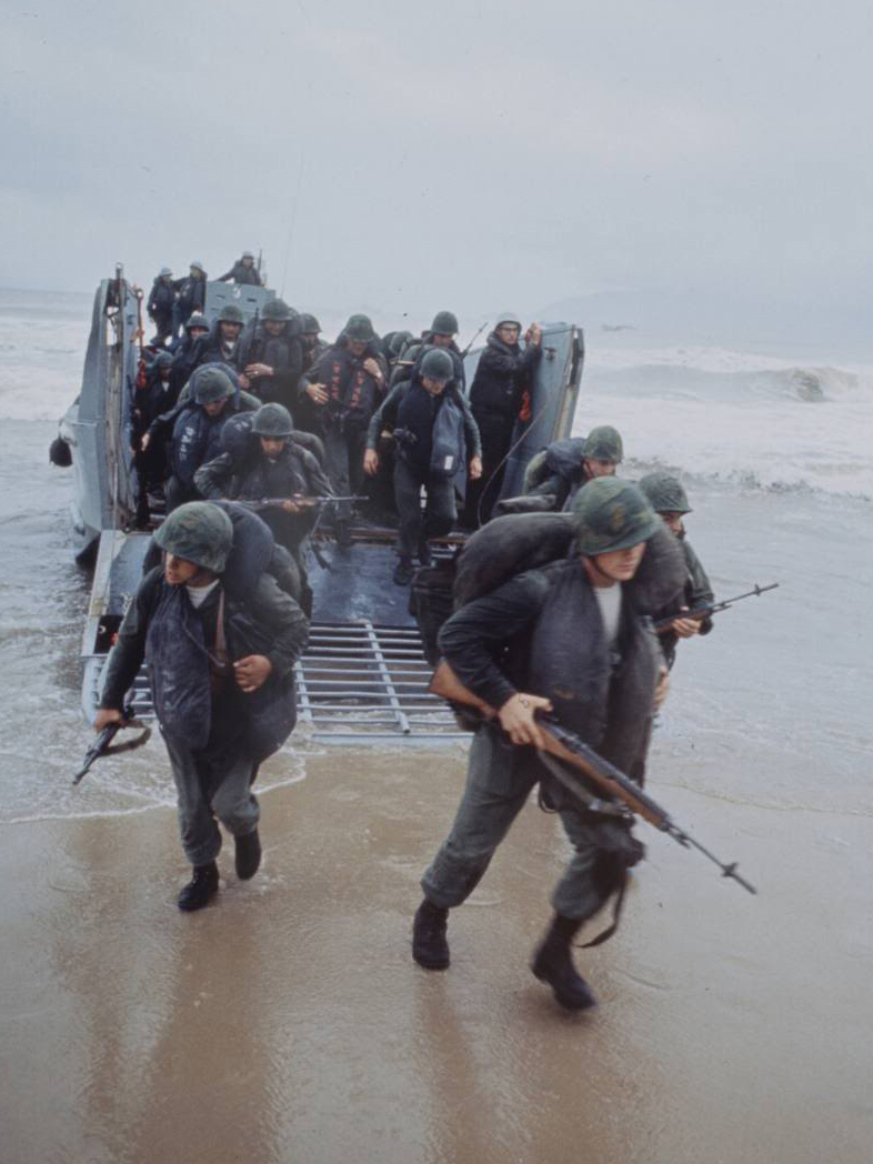 Морпехи вьетнам. Морские пехотинцы США во Вьетнаме. Высадка в Дананге. Морпехи во Вьетнаме.